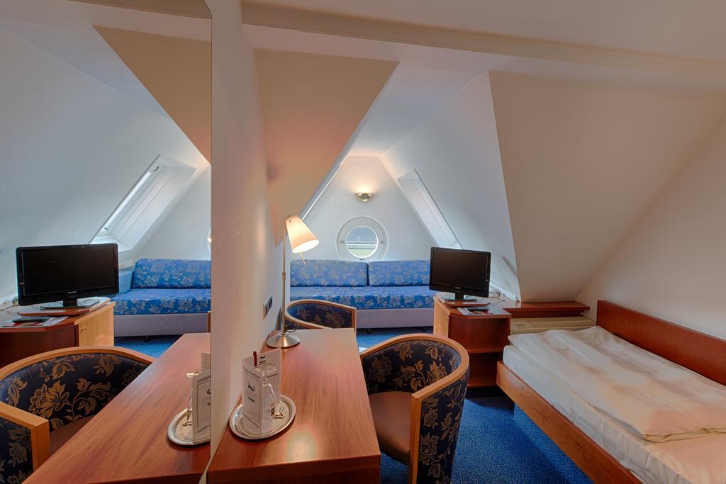Hotel & Restaurant Walfisch Вюрцбург Екстериор снимка