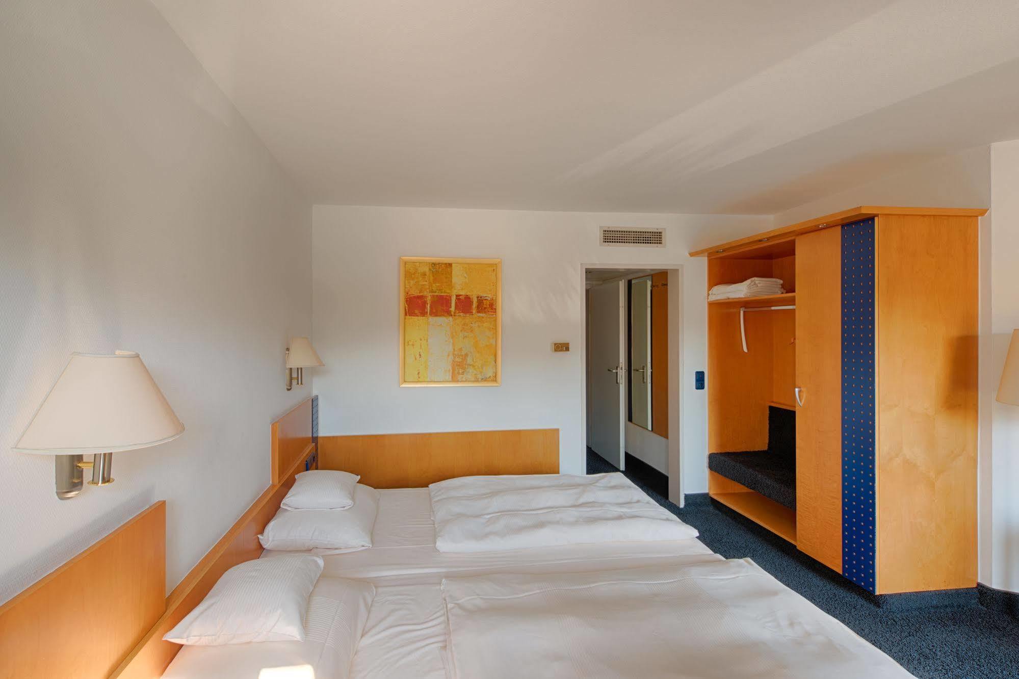 Hotel & Restaurant Walfisch Вюрцбург Екстериор снимка